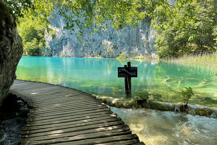 Plitvice Lakes with Ticket & Rastoke Guided Tour from Zagreb