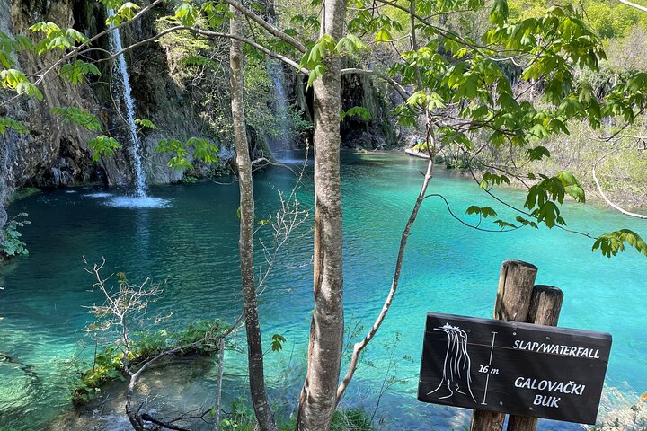 Plitvice Lakes with Ticket & Rastoke Guided Tour from Zagreb