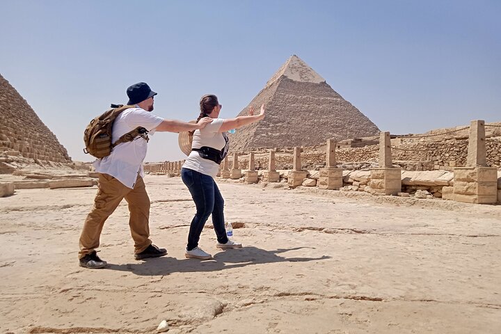 Half Day Tour Giza Pyramids& Great Sphinx with Private Tour Guide