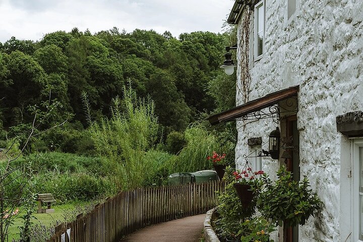 The Valleys tour or Swansea Bay tour. Please choose correctly.