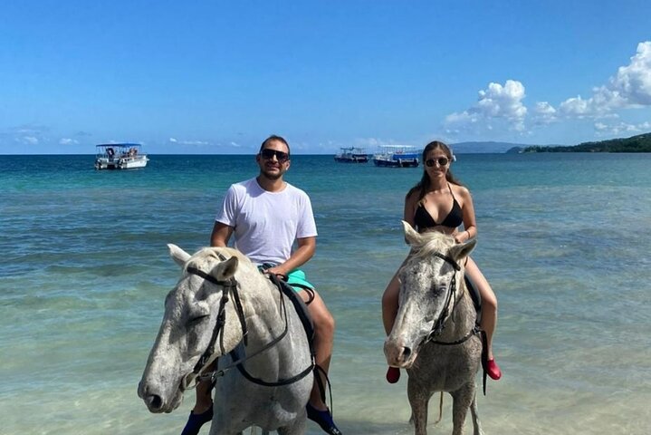 Jamaica Blue Hole, Konoko Falls, River Tubing and Riding Horse