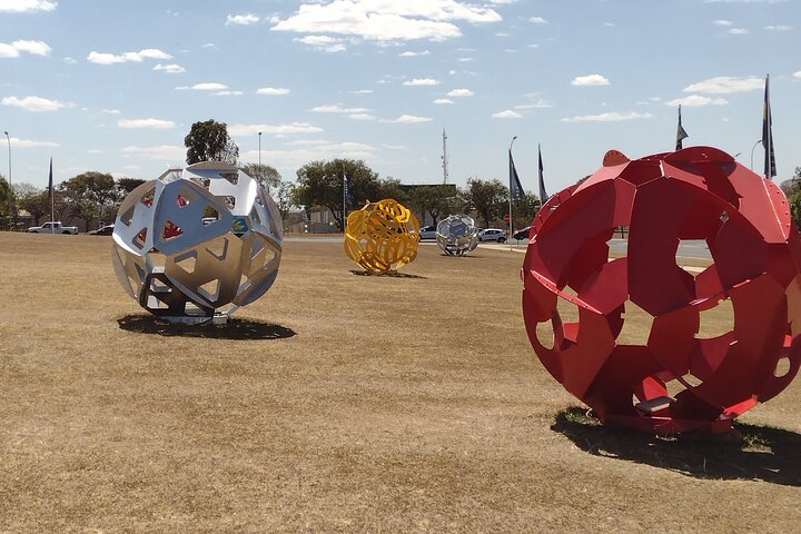 Brasilia in 2 Hours – City Tour for Passengers in Connexão