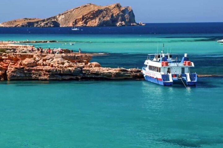 Ibiza Beach Hopping Cruise with Paddleboards, Drinks and Food 6h