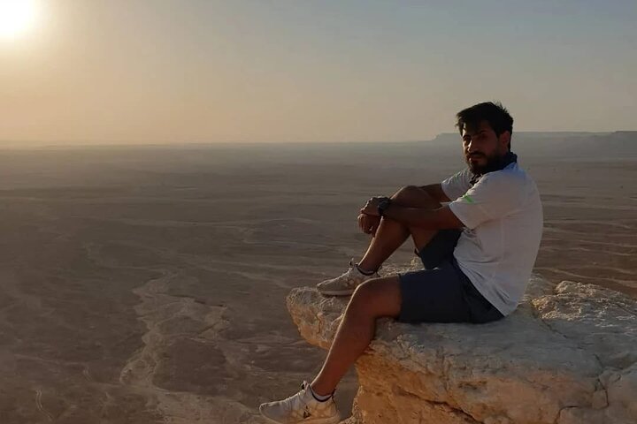 Edge of the World Hike Riyadh | 4x4 Safari & Bat Cave