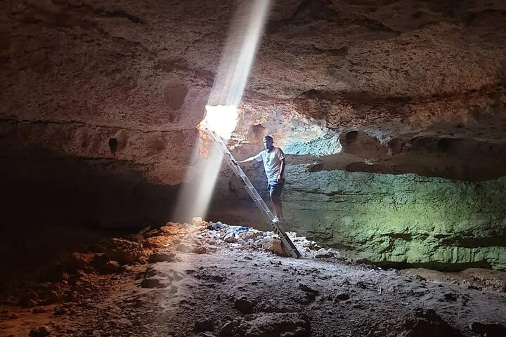 Edge of the World Hike Riyadh | 4x4 Safari & Bat Cave