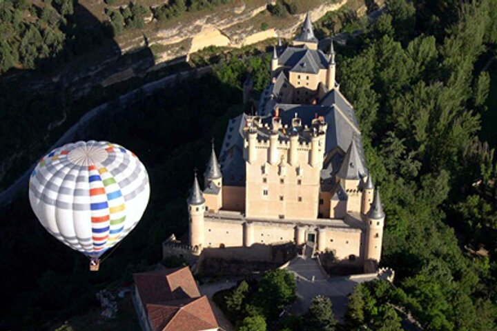 Hot-Air Balloon Ride over Segovia with Optional Transport from Madrid