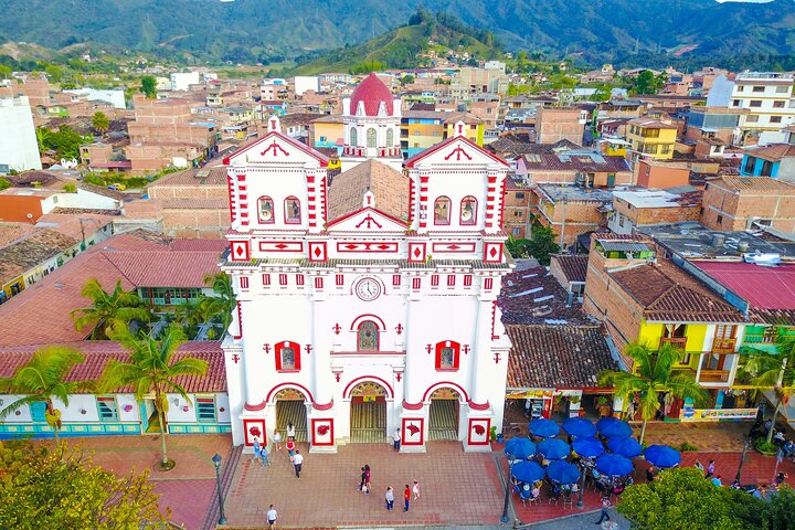 Guatapé Tour: Piedra del Peñol with Boat Tour, Breakfast, Lunch