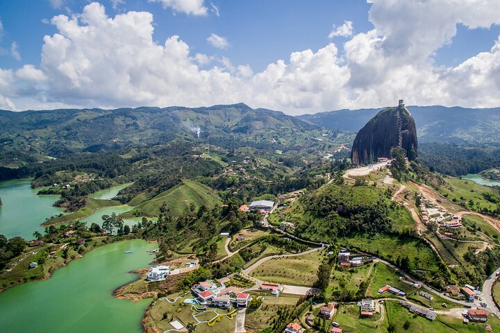 Guatapé Tour: Piedra del Peñol with Boat Tour, Breakfast, Lunch