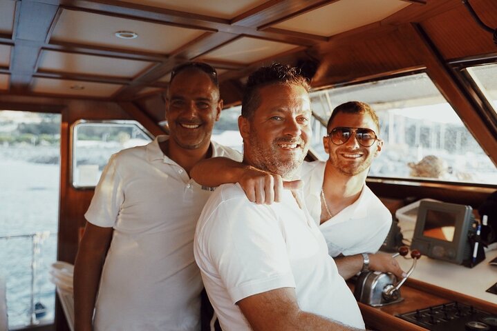 Tour of the Costa degli Dei by boat, 3 hours with aperitif included