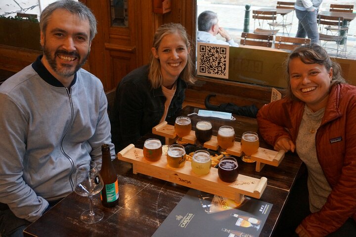 Brussels Walking and Tasting Tour (Beers,Chocolates&Fries/Waffle)