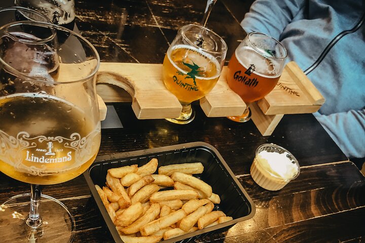 Brussels Walking and Tasting Tour (Beers,Chocolates&Fries/Waffle)