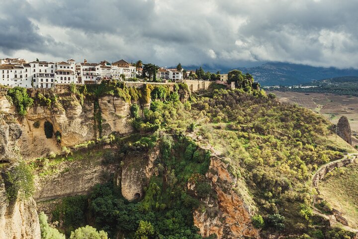 Discover Ronda and Setenil de las Bodegas in a Day from Málaga