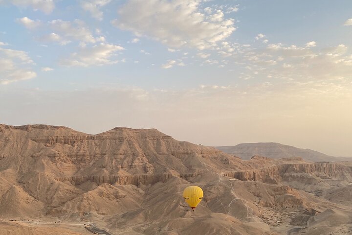 Luxury Sunrise Balloon Ride in Luxor with Hotel Pickup