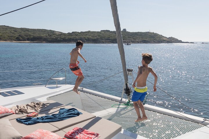 Mykonos: Brand-New Catamaran Cruise with Meal, Drinks & Transport