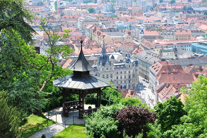Graz: Schlossberg Private Guided Tour with Schlossbergbahn