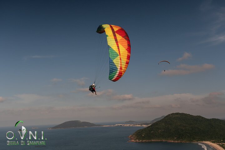 Paragliding flight with instructor in Florianópolis