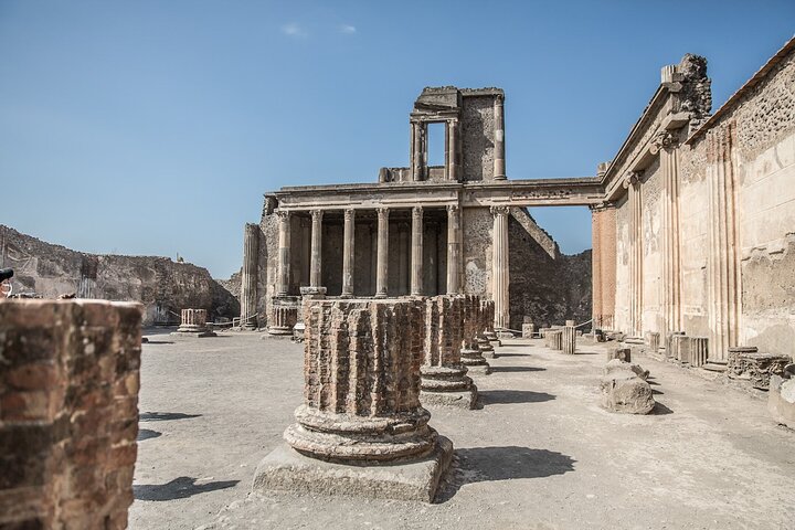 Skip-the-Line Pompeii Guided Tour from Sorrento
