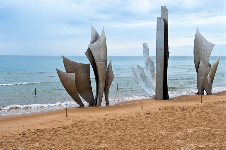 Private round transfer to Normandy D Day Beaches from Paris
