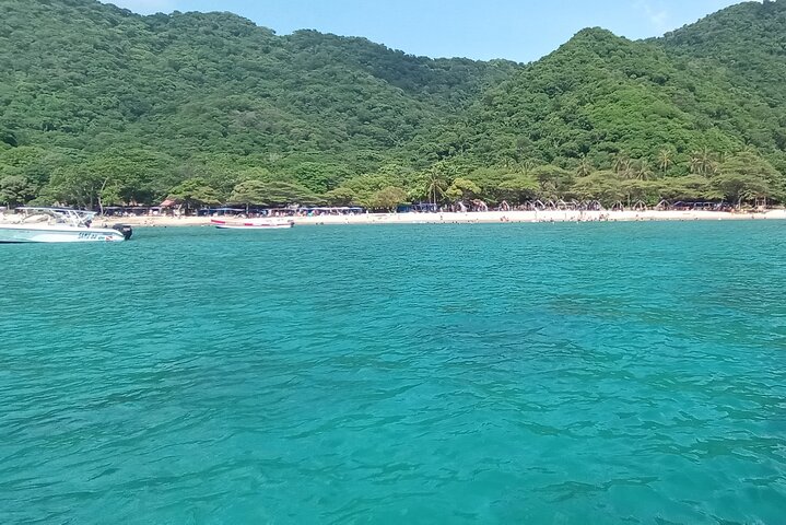 Tayrona by sea