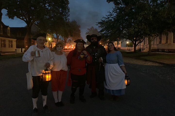 Williamsburg Ghosts, Witches and Pirates Tour