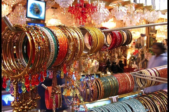 Private & Guided: Wagah Border, Walled City & Lahore Fort Full Day Tour
