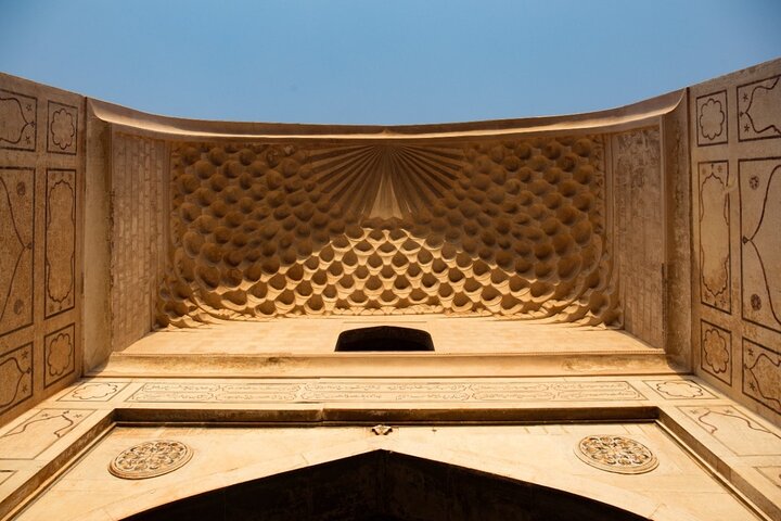 Private & Guided: Wagah Border, Walled City & Lahore Fort Full Day Tour