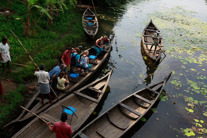 Backwaters Bliss: Cochin to Alleppey Escape