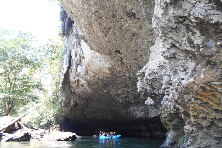 Tour to Río Claro and La Caverna del Cóndor
