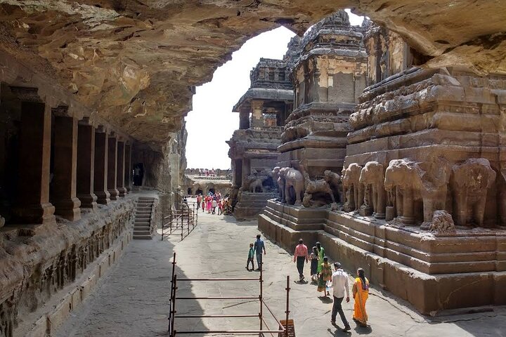 From Aurangabad: 3-Day Tour of Shirdi Sai Baba, Ajanta, & Ellora.