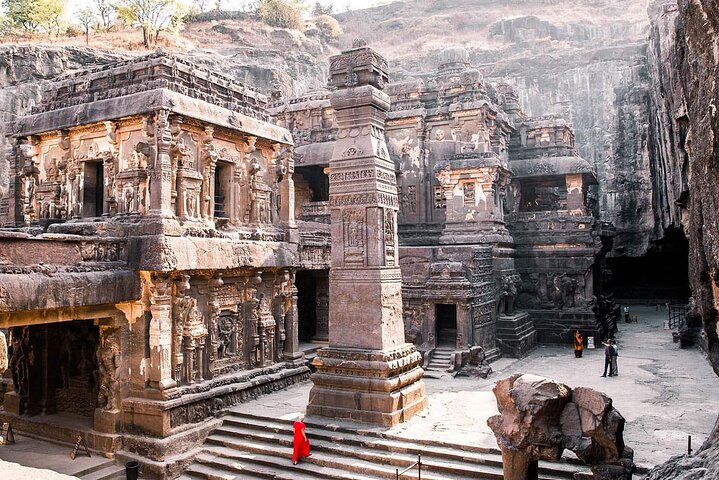 From Aurangabad: 3-Day Tour of Shirdi Sai Baba, Ajanta, & Ellora.