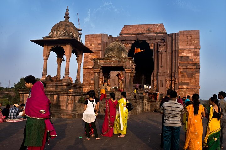 Bhimbetka Rock Shelters & Bhojpur Temple Day Trip From Bhopal
