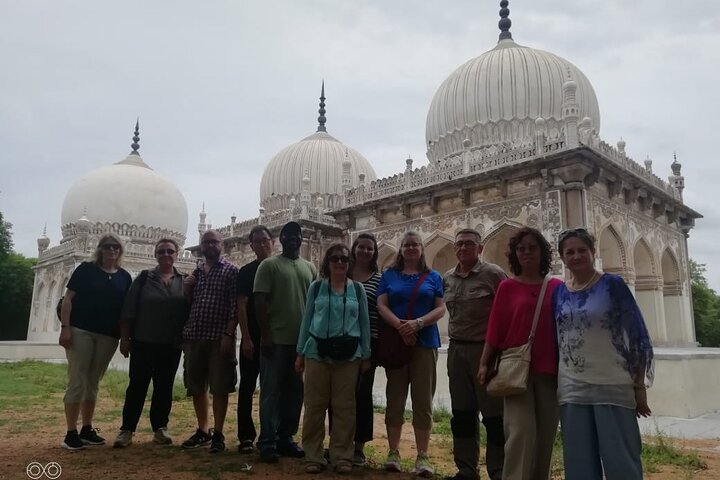 Private tour of Hyderabad in car with guide and lunch