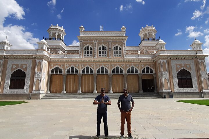 Private tour of Hyderabad in car with guide and lunch