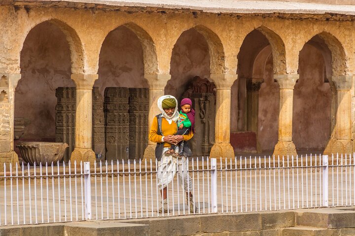 Agra Drop with Visit Chand Baori and Fatehpur Sikri from Bundi