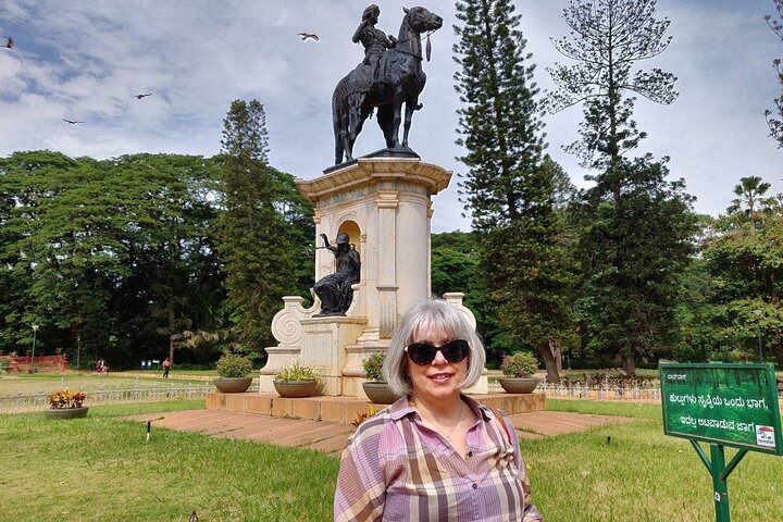 Bangalore city tour with English guide & multi language support