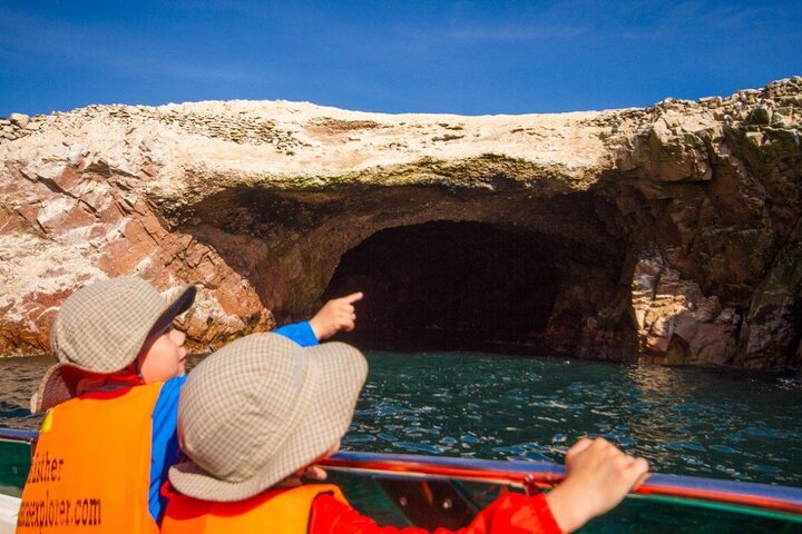 BALLESTAS ISLANDS + Paracas and Candelabra Reserve – Ica and Paracas