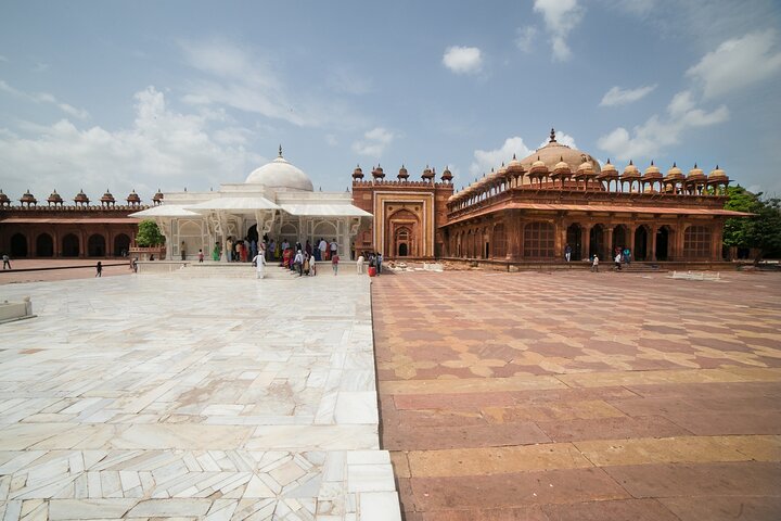 Agra Drop with Visit Chand Baori and Fatehpur Sikri from Bundi