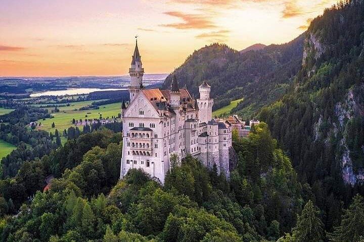 Skip the Line: Neuschwanstein Castle Private Tour From Füssen or Hohenschwangau