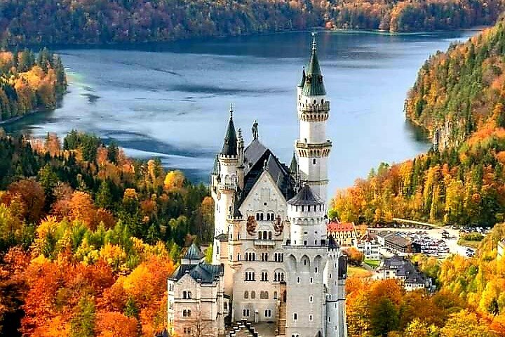 Skip the Line: Neuschwanstein Castle Private Tour From Füssen or Hohenschwangau