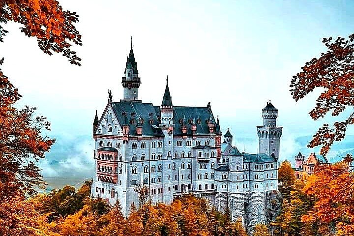 Skip the Line: Neuschwanstein Castle Private Tour From Füssen or Hohenschwangau