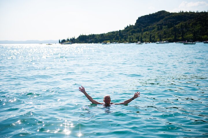 Castles boat tour with Bardolino wine tasting and nibbles