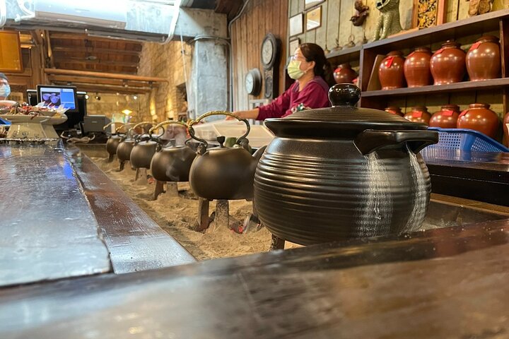Small-Group: Yehliu, Jiufen & Pingxi Day Tour from Taipei
