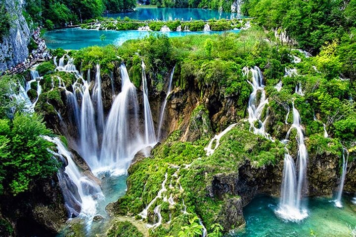 Zagreb: Plitvice Lakes & Rastoke Guided Day Trip with Ticket