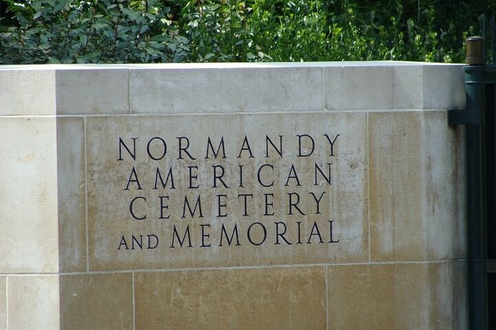 Private round transfer to Normandy D Day Beaches from Paris