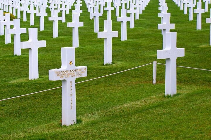 Private round transfer to Normandy D Day Beaches from Paris