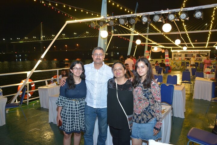 Paradise Dinner Cruise