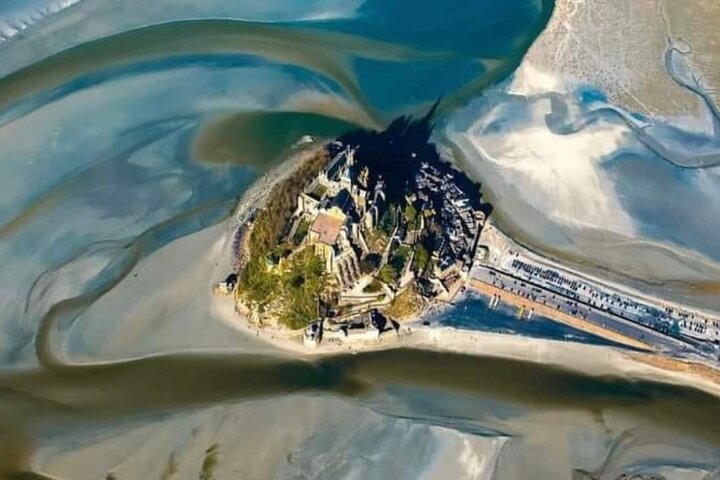 Mont St Michel Full Day Tour with a National Guide from Bayeux