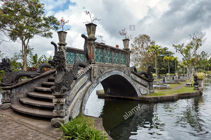 East Bali Tour: Gate of Heaven, Water Palace, Sleeping Gajah