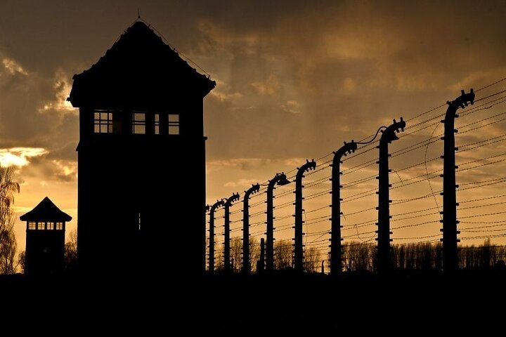 Small Group Auschwitz Tour from Lodz with Lunch