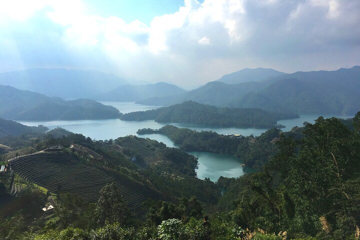 Thousand Island Lake and Pinglin Tea Plantation from Taipei